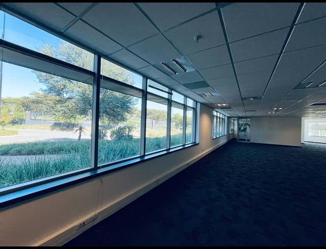 1,630M² OFFICE TO LET IN WATERFALL